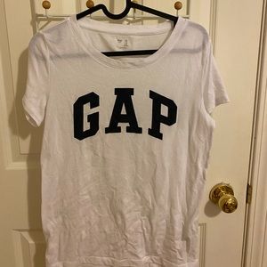 GAP T-SHIRT